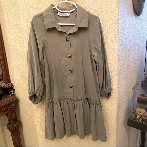 ZARA Girls Kids Light Olive Button Front Ruffled Dress Size 8 Yrs - Picture 1 of 8